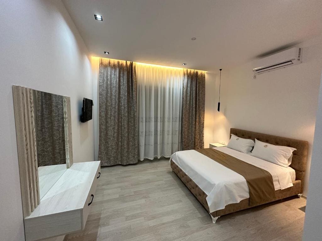 Shatri Hotel - Main view