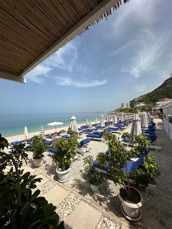 Takas Boutique - View 2