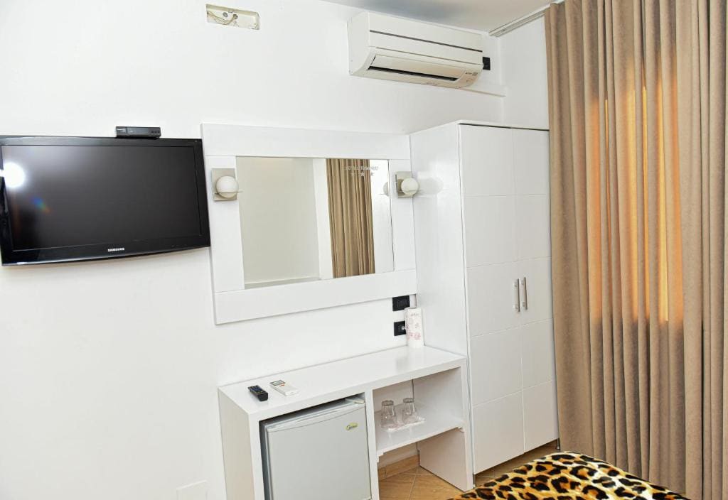 Hotel Tomorri - View 4