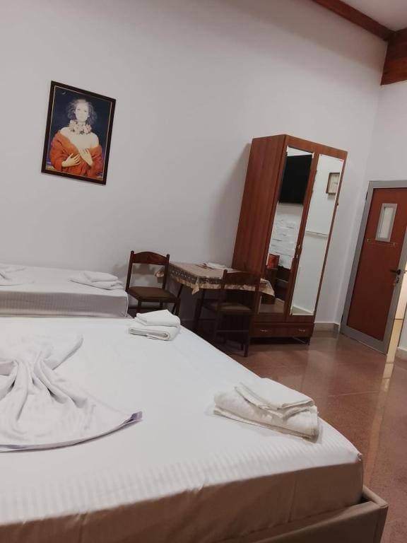Guest House Univers - Vista 2