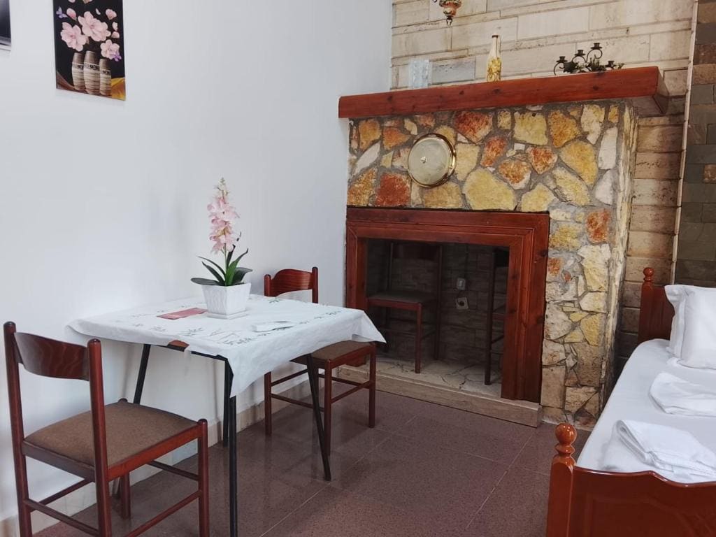 Guest House Univers - Vista 5