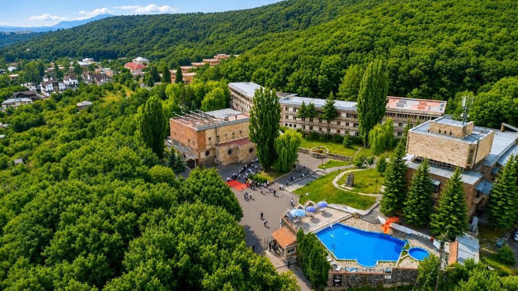 Дом Писателей Цахкадзора - View 4