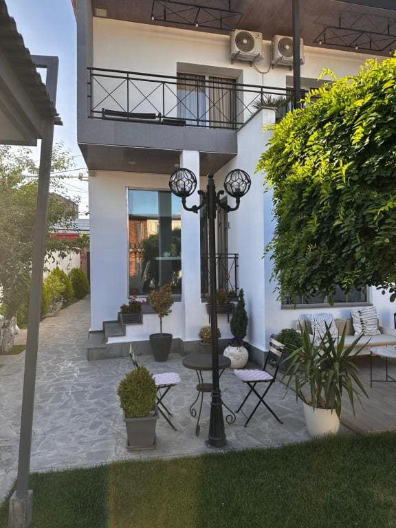 Garden Lounge Hotel — Ansicht 2