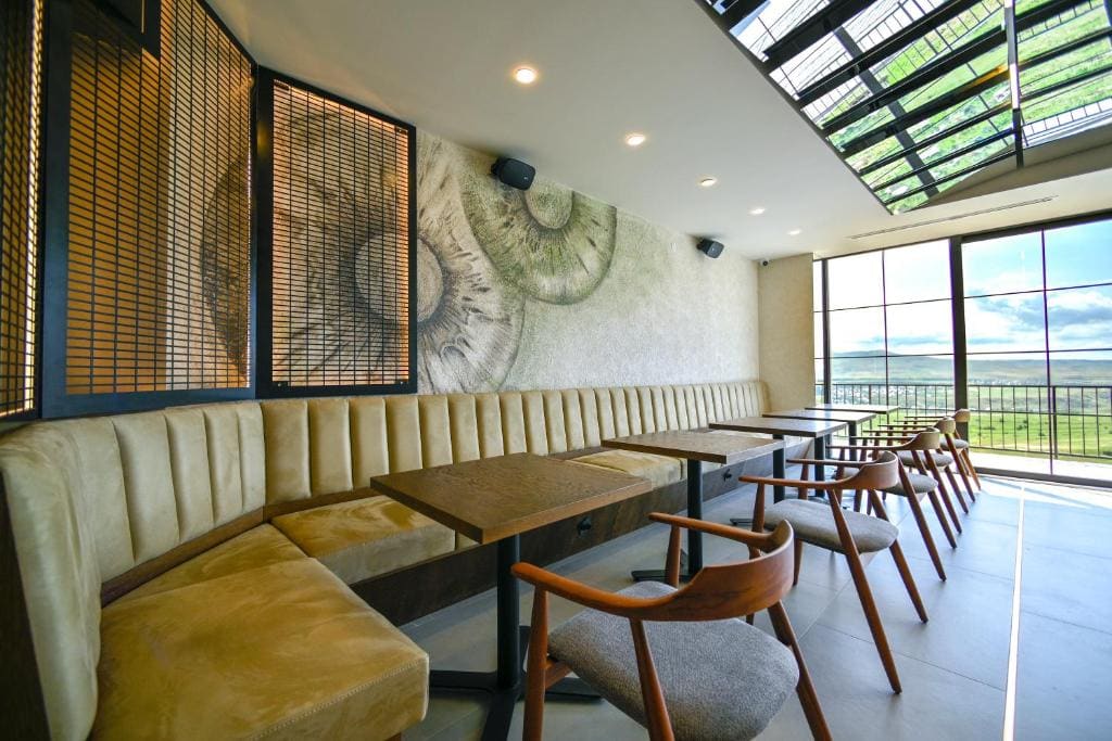 Stonehenge Hotel & Restaurant - View 4