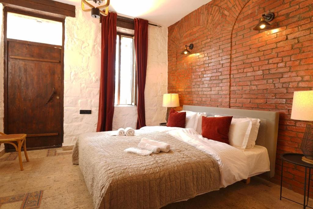 Toon Armeni Guest House - View 2