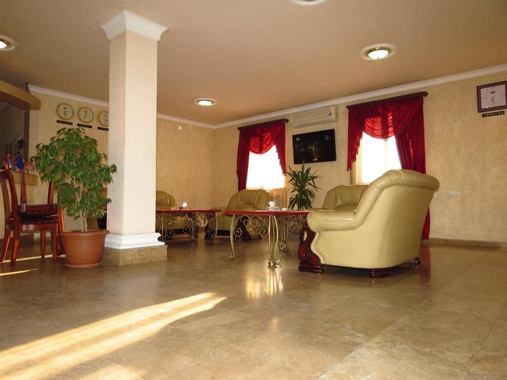 White House Hotel - View 5
