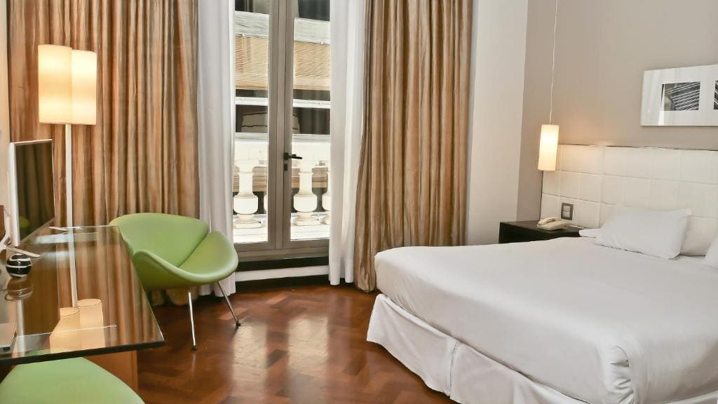 725 Continental Hotel - View 2