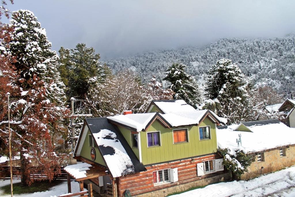 Alhue Patagonia Hostel - Main view