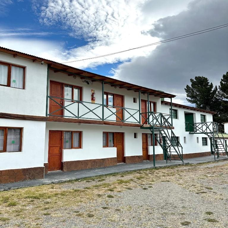 Hosteria Los 2 Pinos - Main view