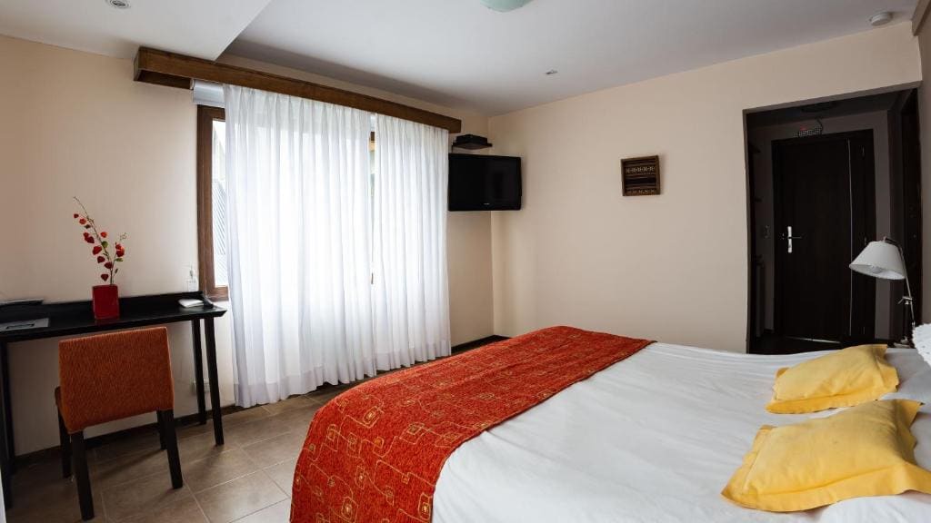Hotel Poincenot - View 6
