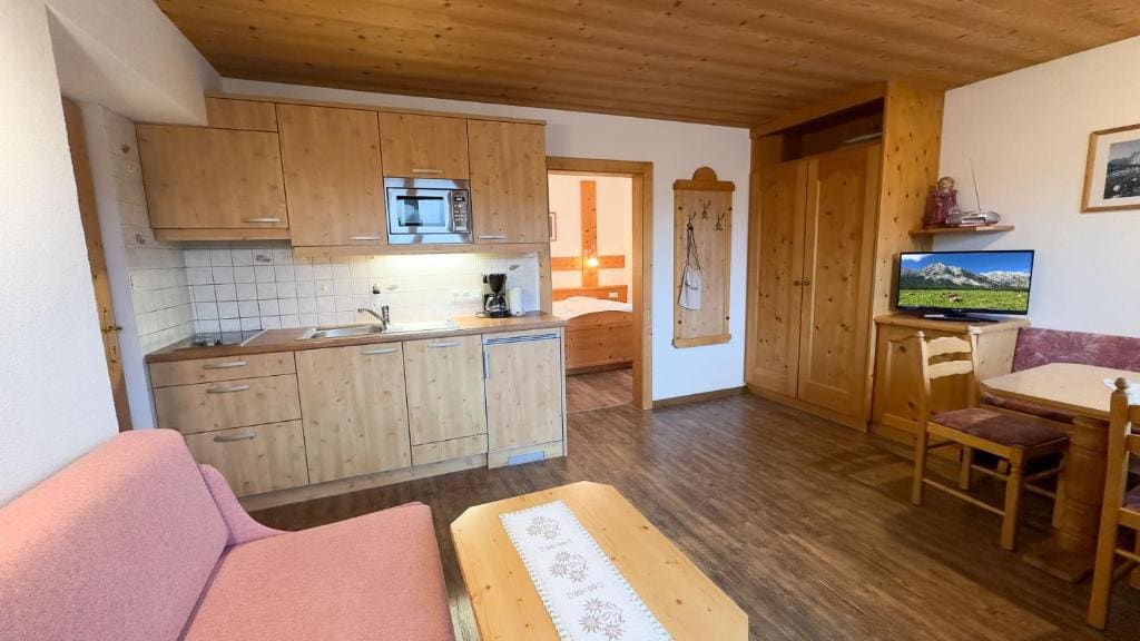 Ahrnerhof - View 5