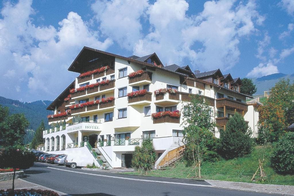 Hotel Garni Alpenruh-Micheluzzi - Main view