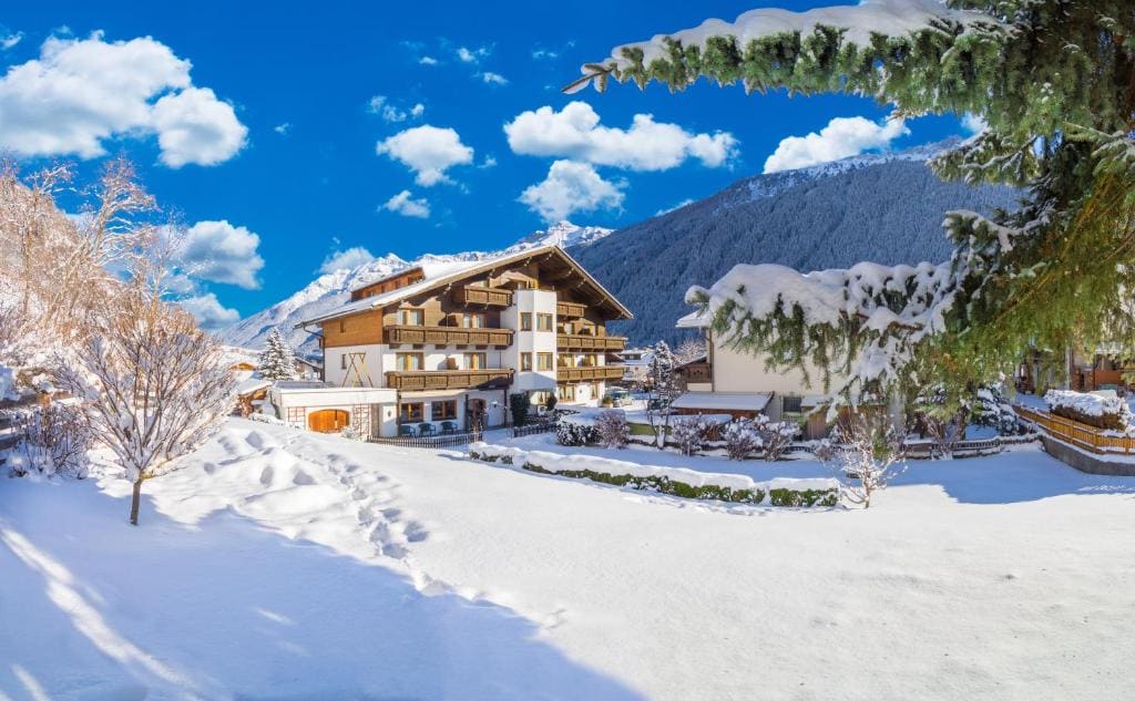 Hotel Christoph Tiroler B&B - Main view