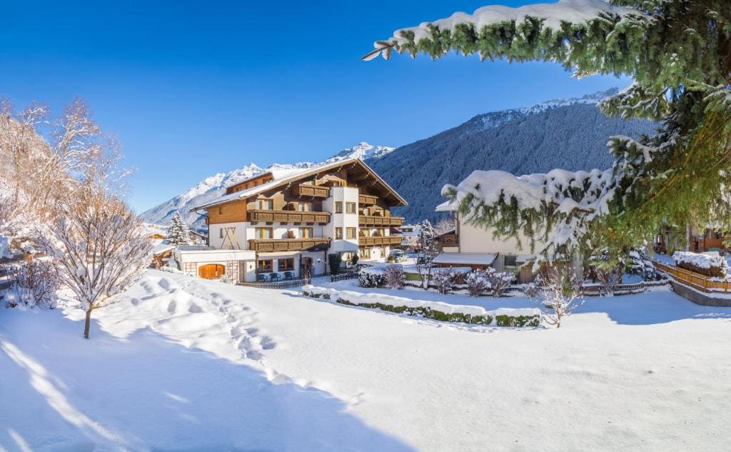 Hotel Christoph Tiroler B&B - View 4