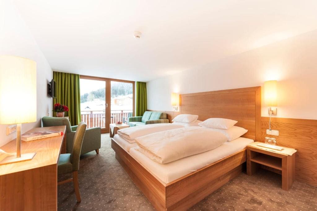 Hotel Schranz - Ski In & Ski Out - View 2