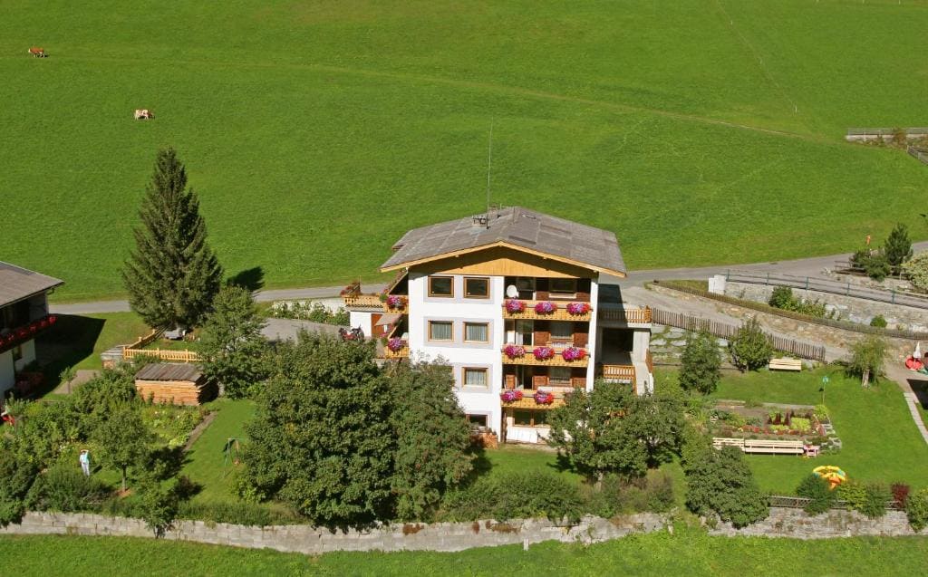 Gastehaus Alpenruh - View 4