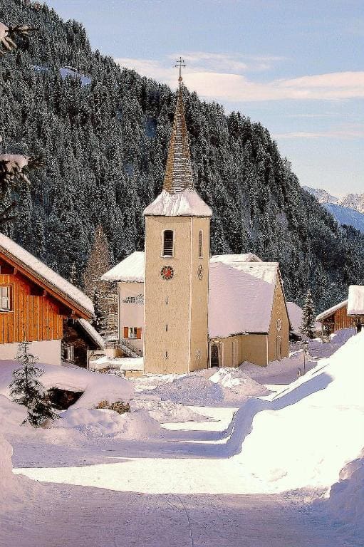 Hotel Gasthof KREUZ - View 2