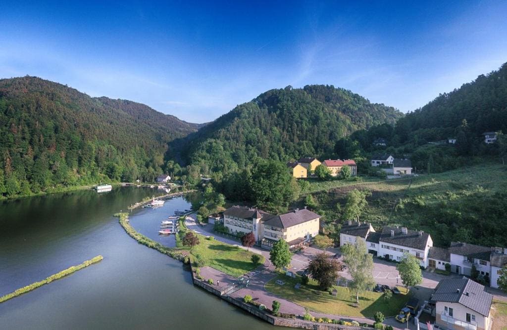 Gasthof - Landhotel Ernst - View 7