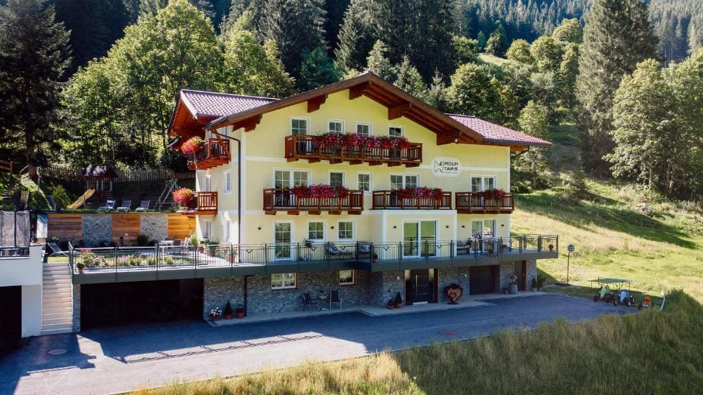 4 Mountains Apartments - View 3