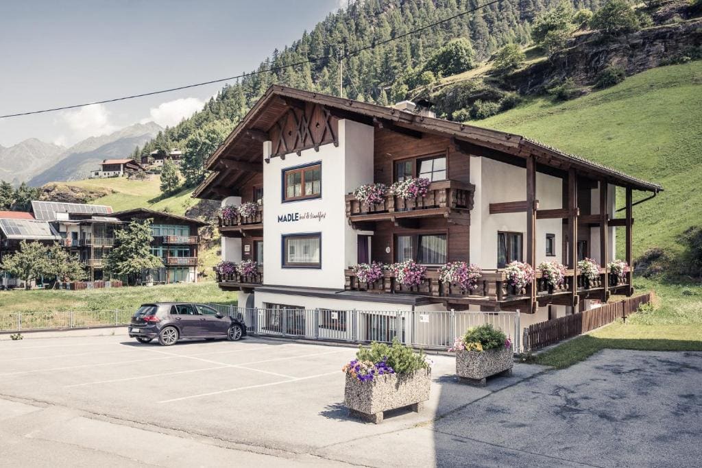 Madle - B&B - View 2