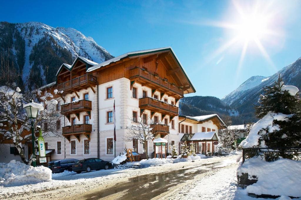 Hotel Krimmlerfälle - Main view