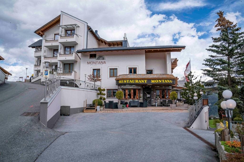 Hotel Montana - View 2