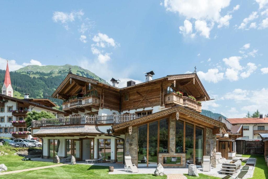 Oberlechtaler Hof Boutique Hotel - Main view