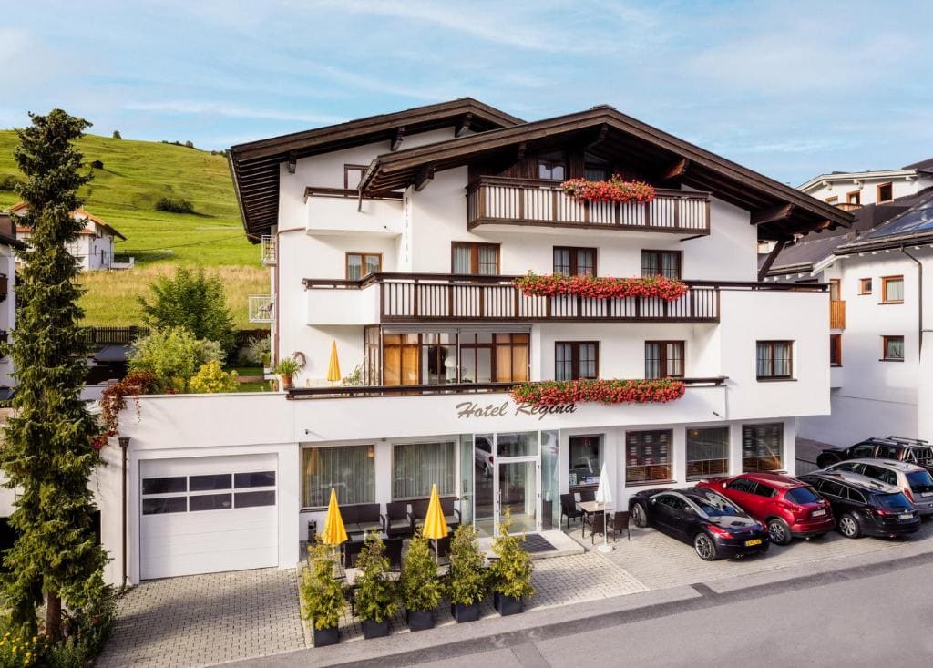 Hotel Regina - Main view