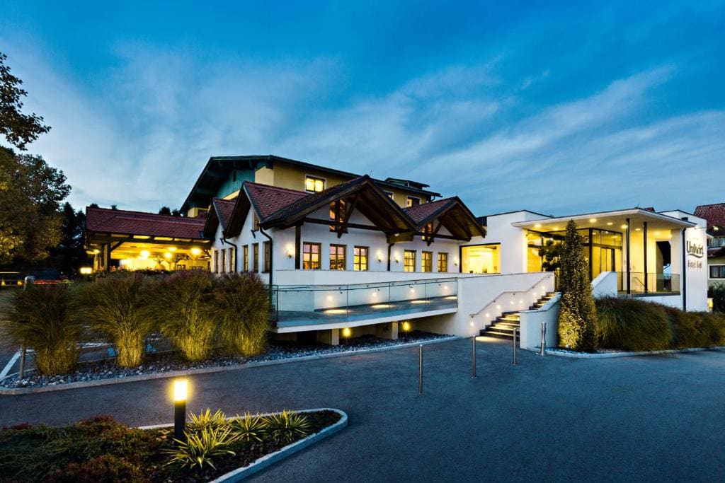 Urdlwirt - Hotel & Restaurant - Main view