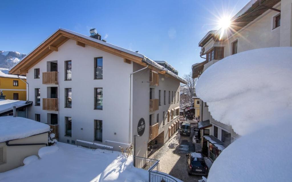 TWO TIMEZ - Boutique Hotel - with AC - Main view