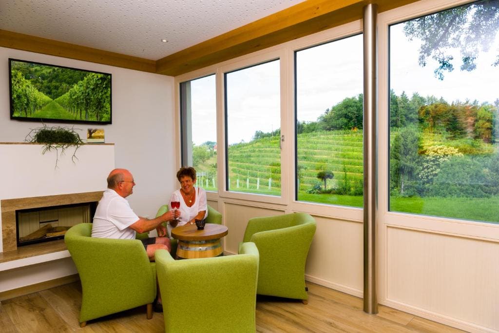Weingut-Wohlfühlzimmer Adam-Lieleg - View 5