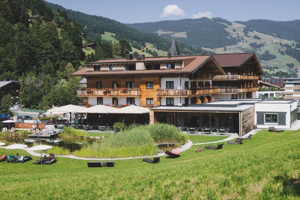 Ski & Bike Hotel Wiesenegg - Main view