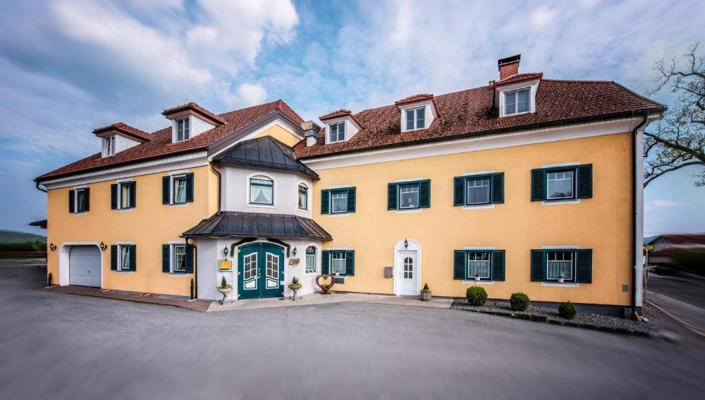 Hotel Wirt Weissau - View 2