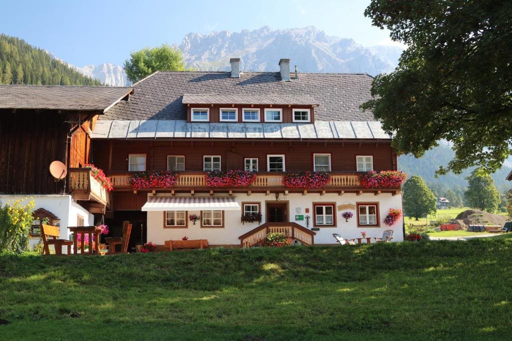 Zeiserhof - Main view