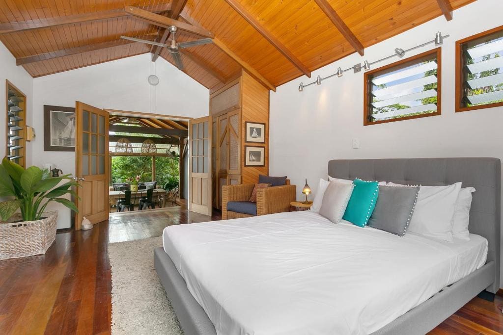 Lazenby Lodge - View 7