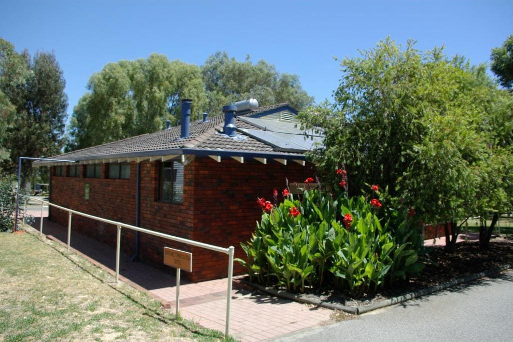 Acclaim Kingsway Tourist Park - View 5