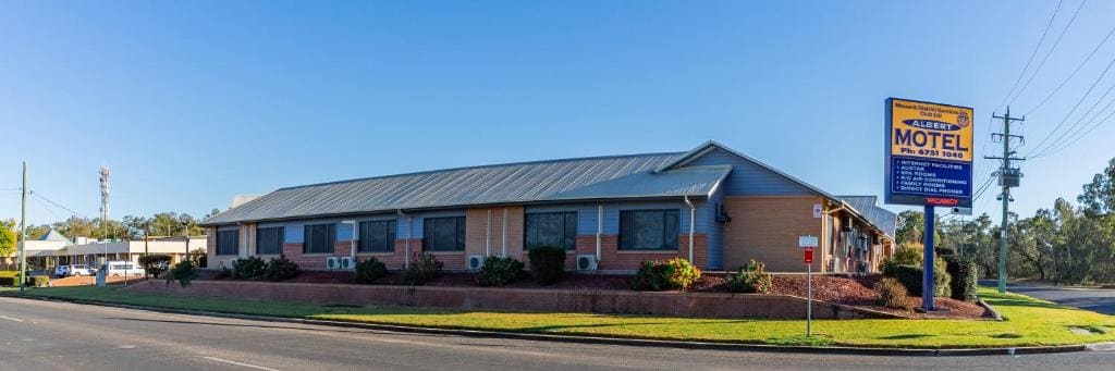 Albert Motel - Main view