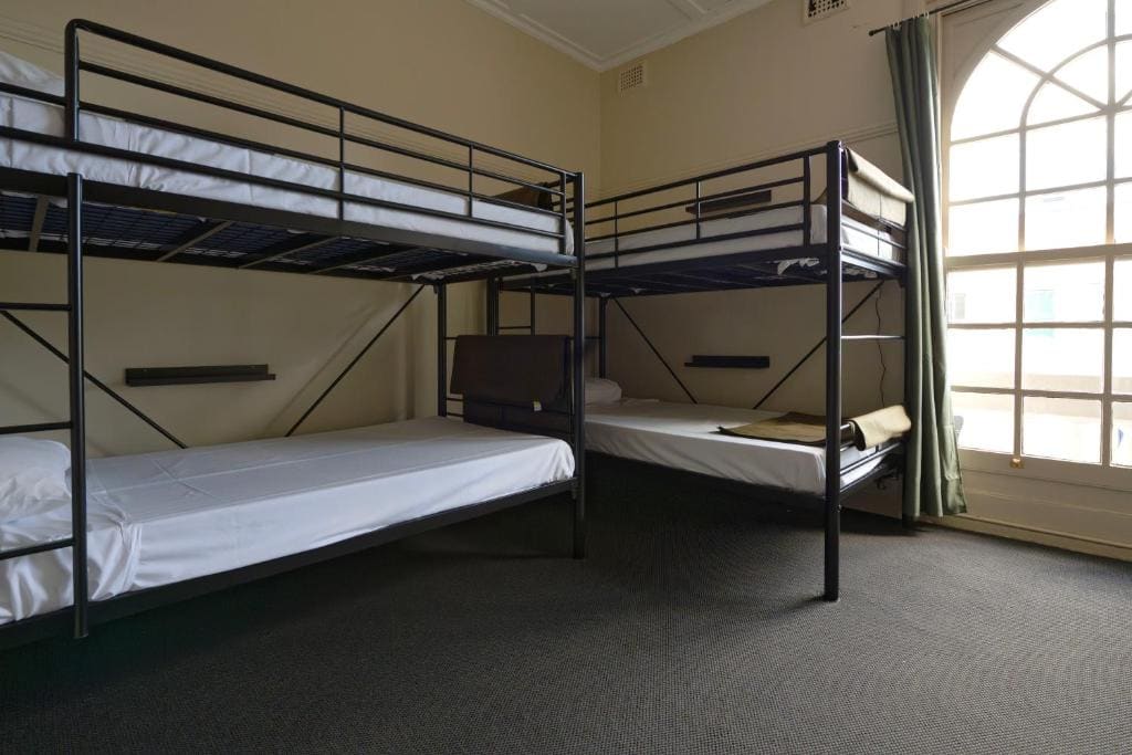Bat and Ball Hostel - Vista 4