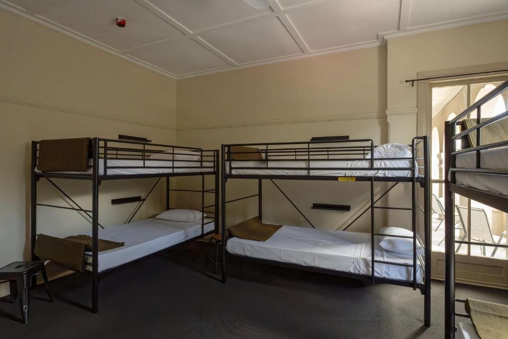Bat and Ball Hostel - Vista 2