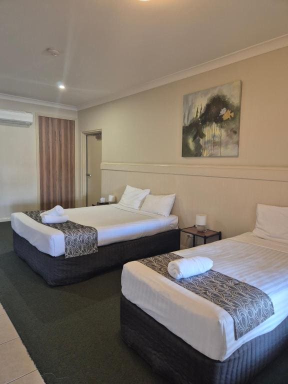 Pittsworth Motor Inn - View 3