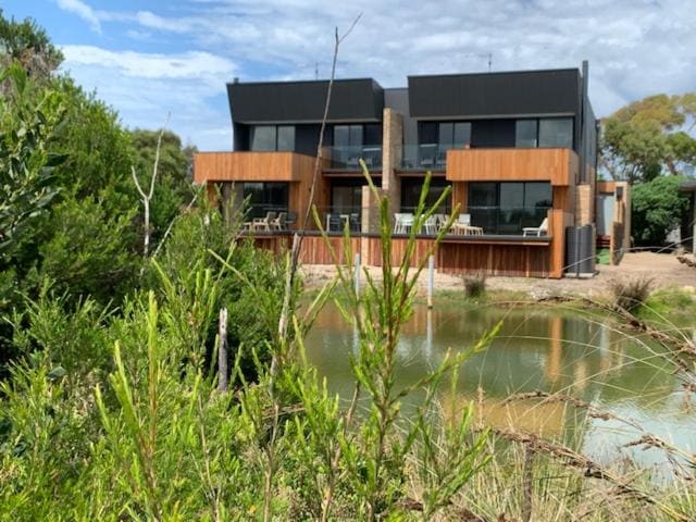 Broadbeach Inverloch - Main view