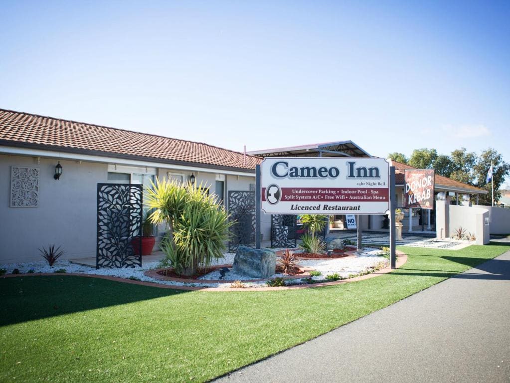 Cameo Inn Motel - Main view