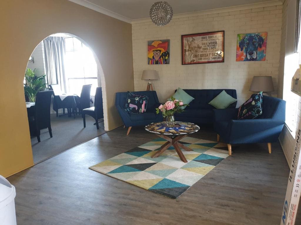 Cameo Inn Motel - View 7
