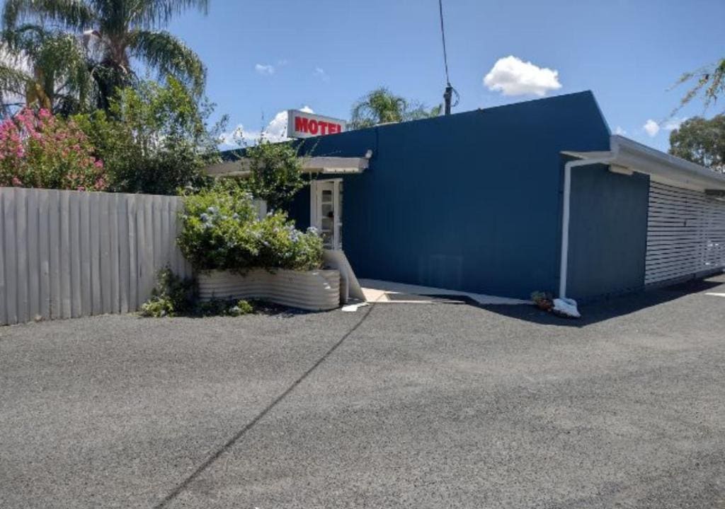 Chinchilla Motel - Main view