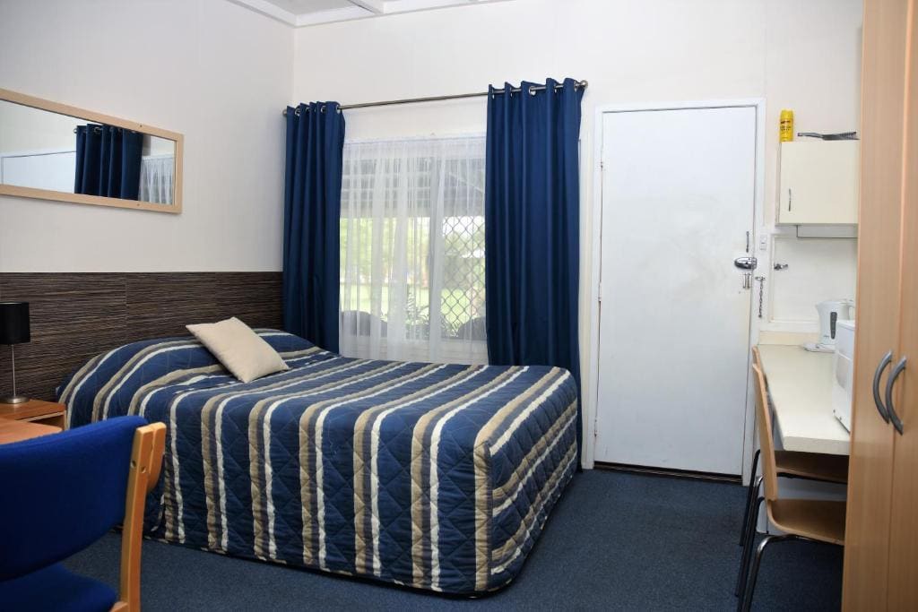 Chinchilla Motel - View 2