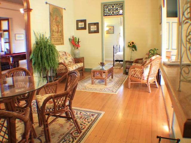 Classique Bed & Breakfast - View 2
