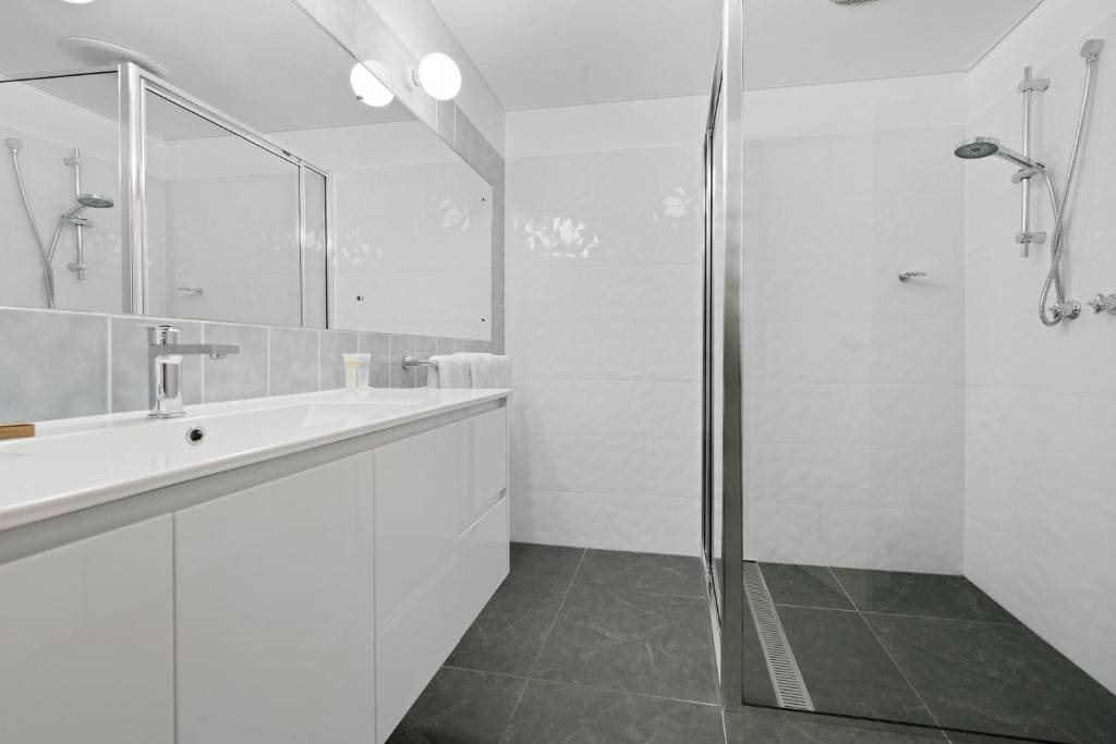 Comfort Inn Devonport - View 5
