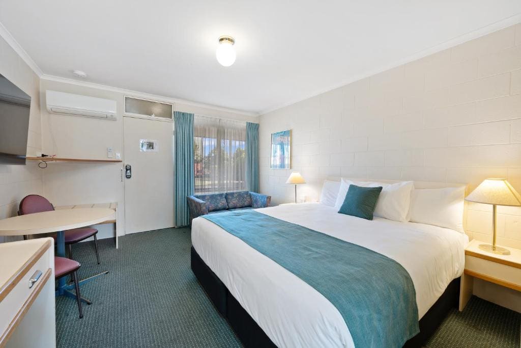Comfort Inn Devonport - View 4