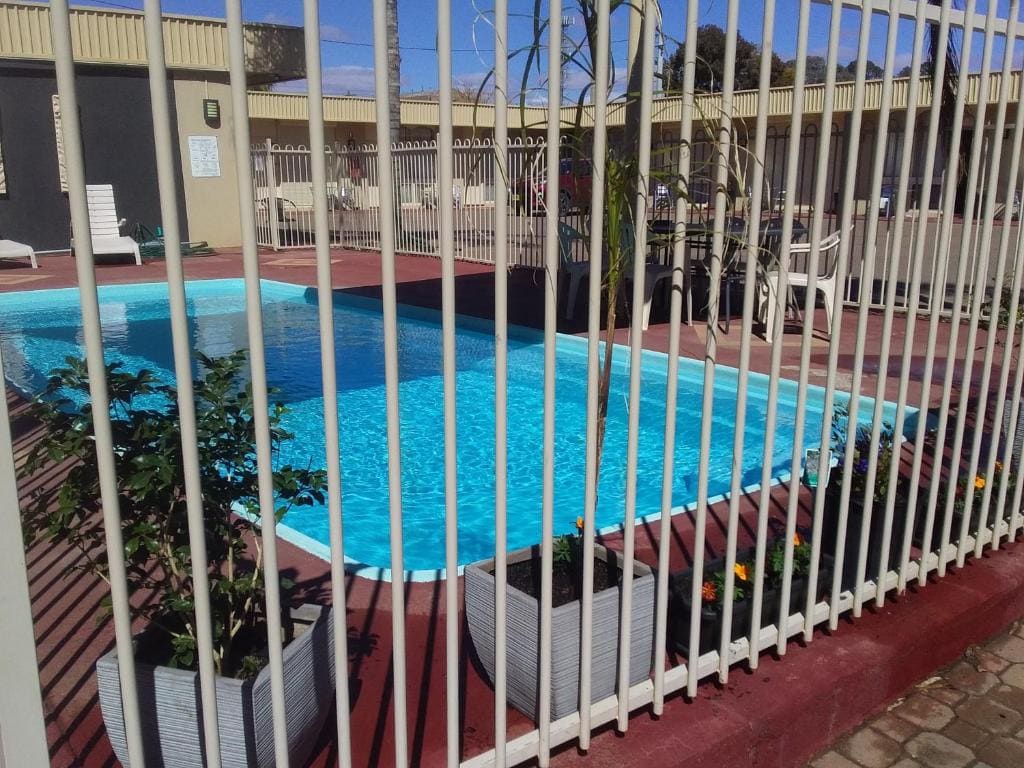Desert Sand Motor Inn - View 4