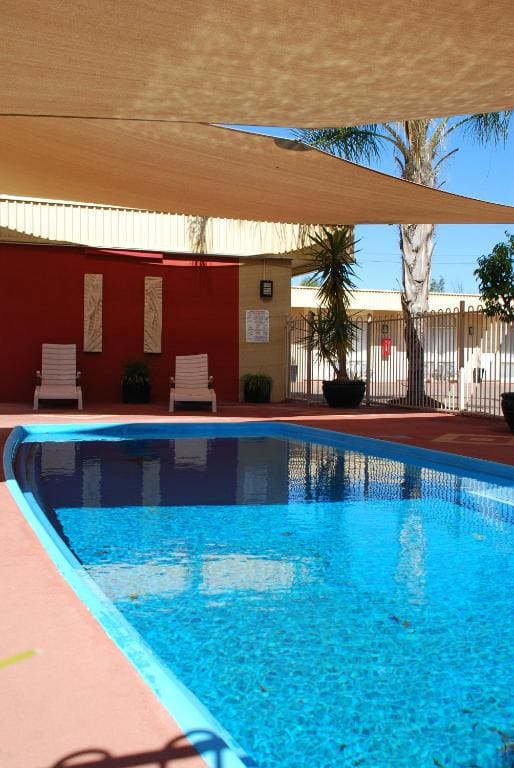 Desert Sand Motor Inn - View 2